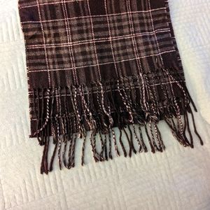 NWOT North Crest Scarf